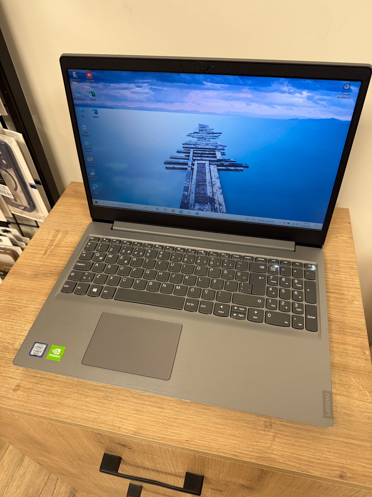 Lenovo IdeaPad S145-15IWL Laptop i3-8145U - 8GB RAM - 750GB HDD